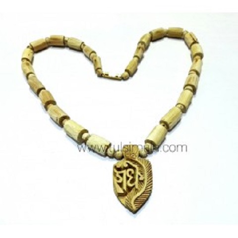 Tulsi-Neck-Mala-With-Radha-Nam-Carving-locket1.jpg
